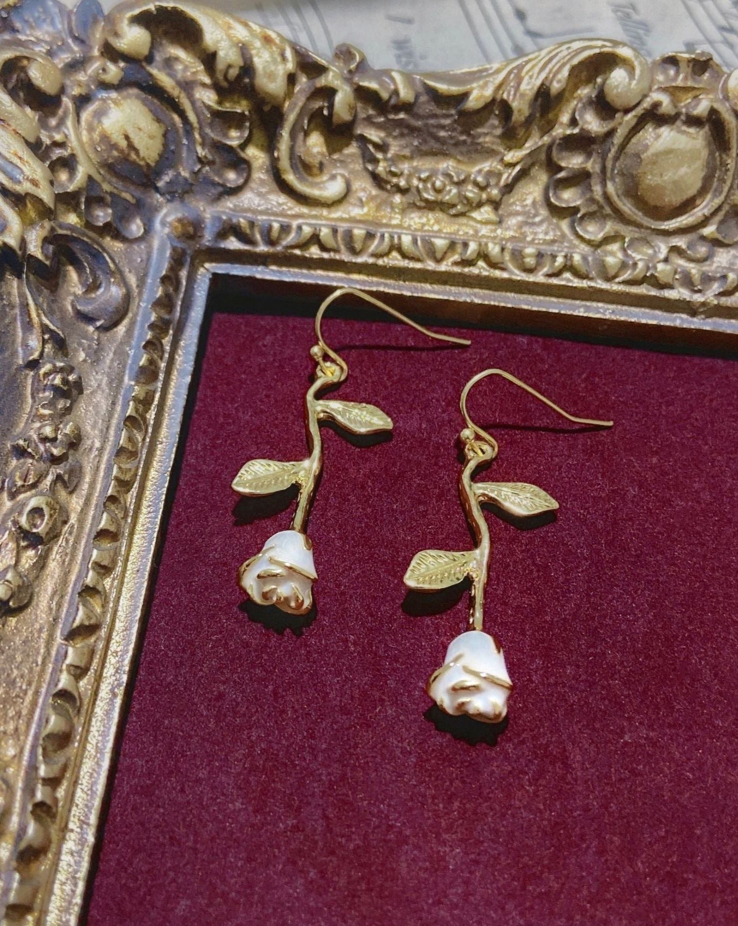 White Rose Petals Dropped Earrings & Ear Clip